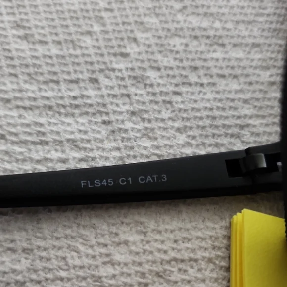 Stylish Black Sunglasses - Picture 5 of 6